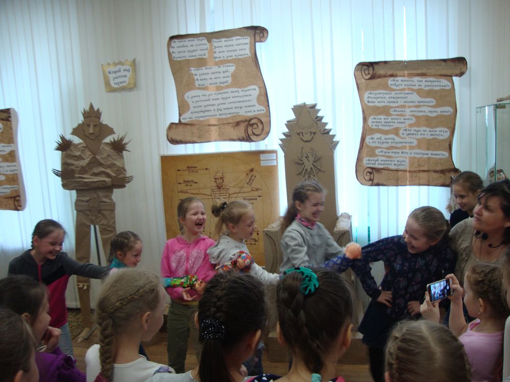 6 Игровые экскурсии на выставке Страна Лукомория.JPG