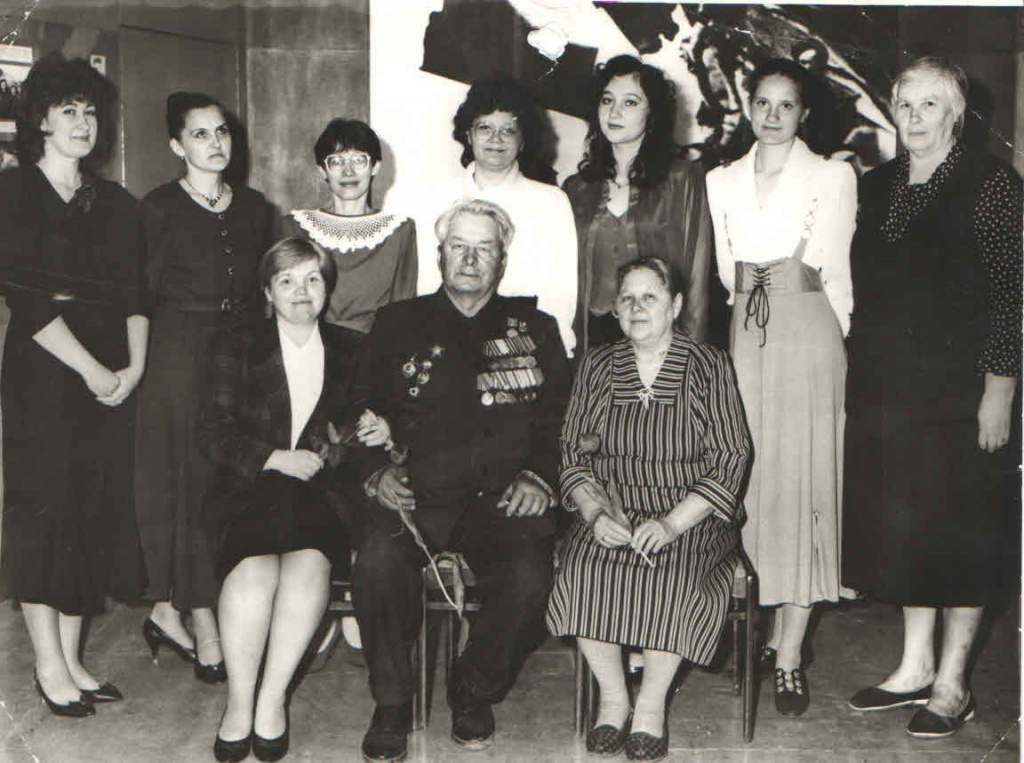 16 Коллектив сотрудников Чайковского краеведческого музея, 1995 г..jpg 16 Коллектив сотрудников Чайковского краеведческого музея, 1995 г..jpg